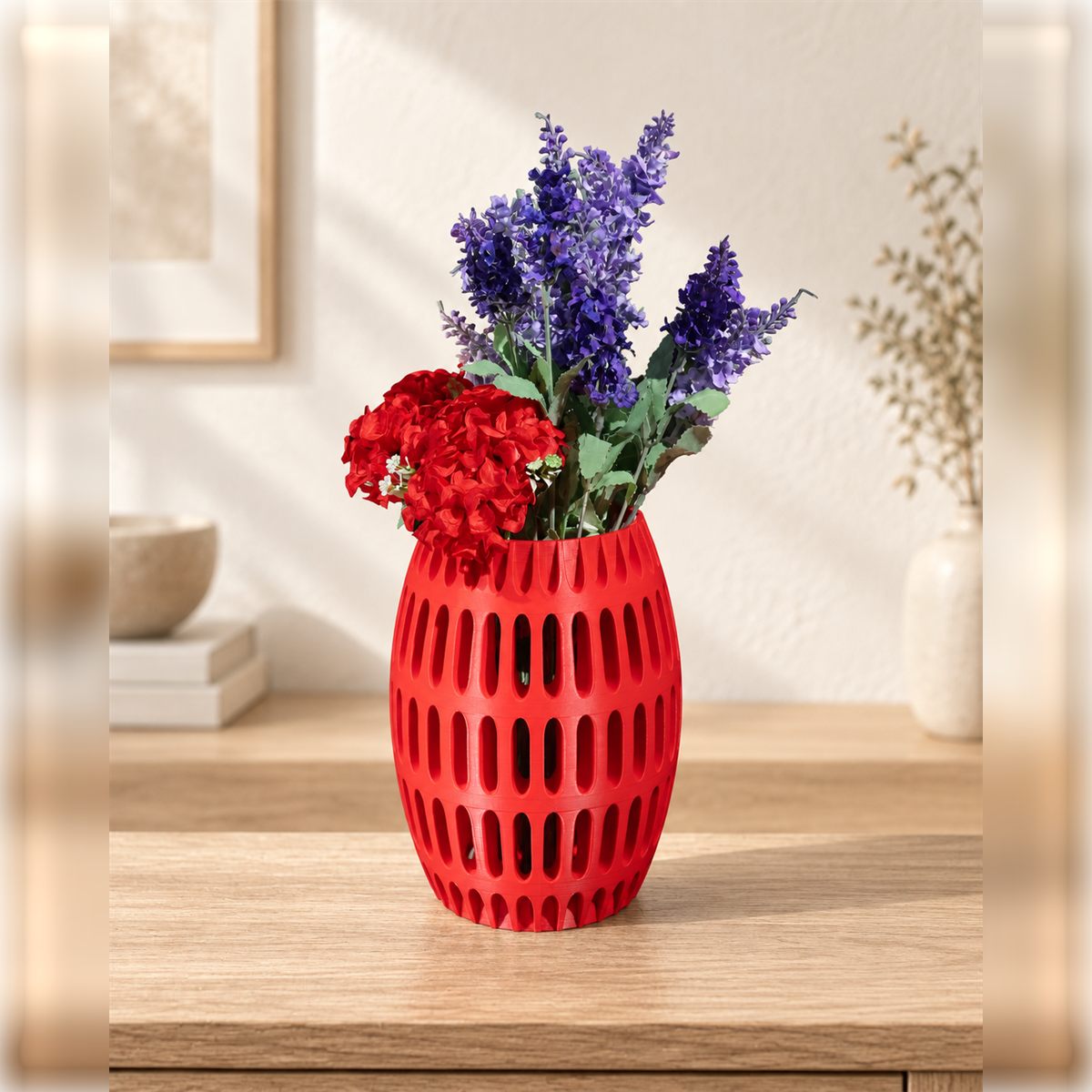 Vase Facetten- und Streifendesign